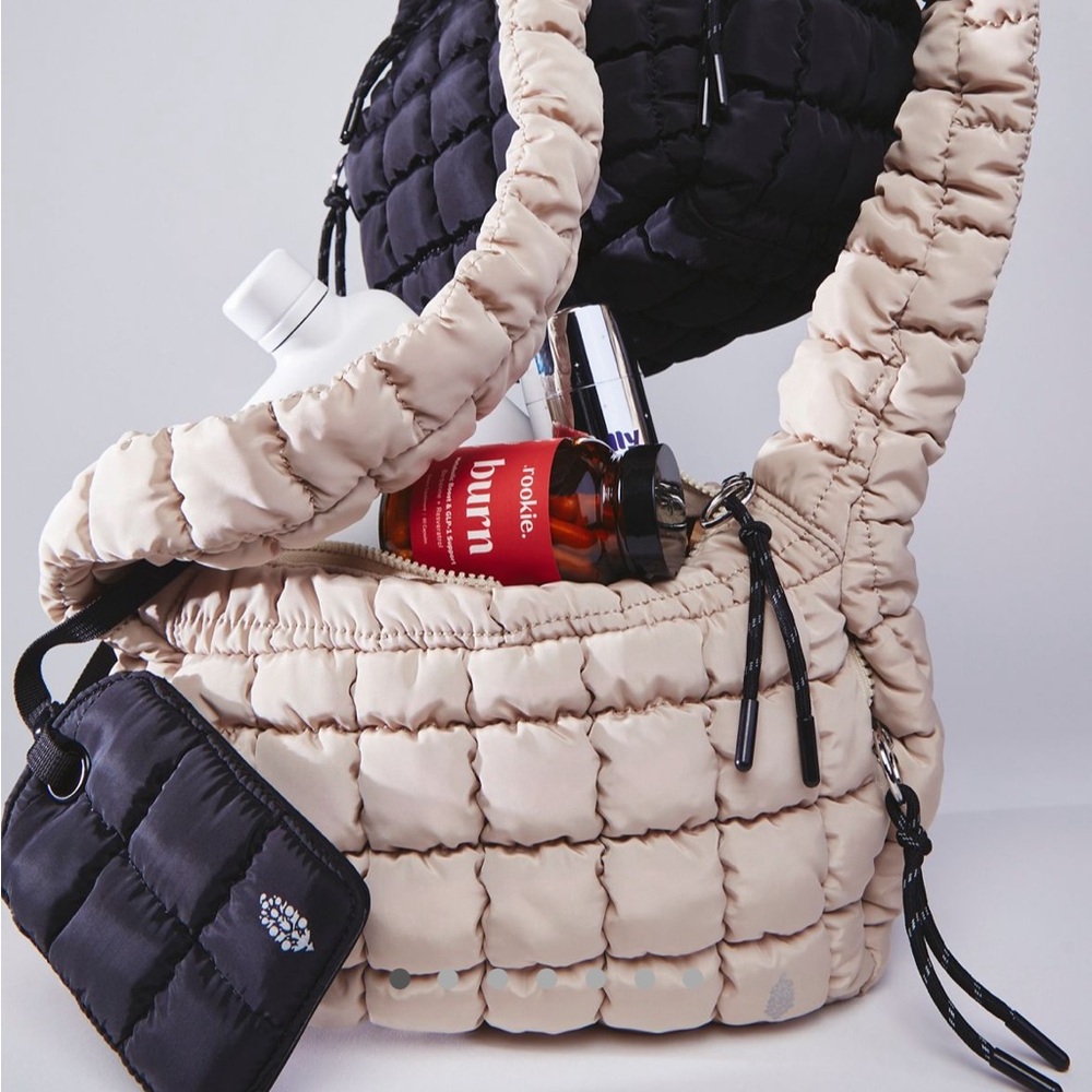 QUILTED BABY CARRYALL SLING BAG TOFU